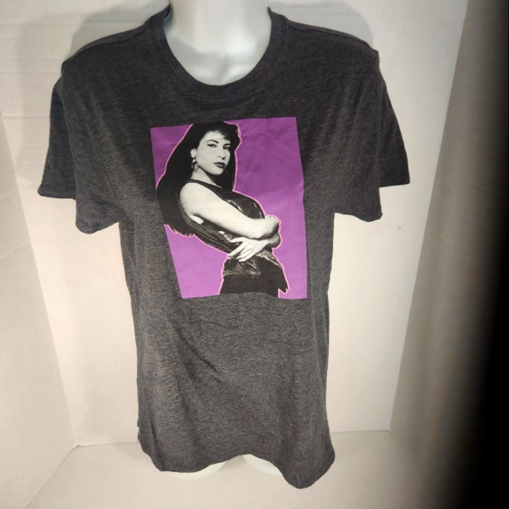 NWOT Women's Selena T-shirt